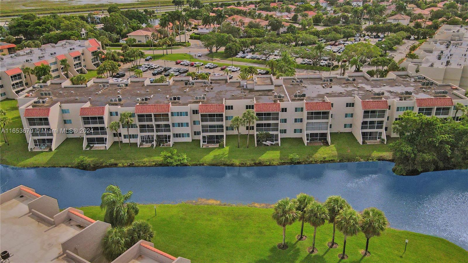 Photo 33 of 43 of 100 Lakeview Dr 314 condo