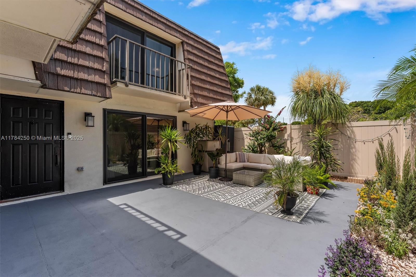 HERITAGE VILLAGE OF P B L - Residential