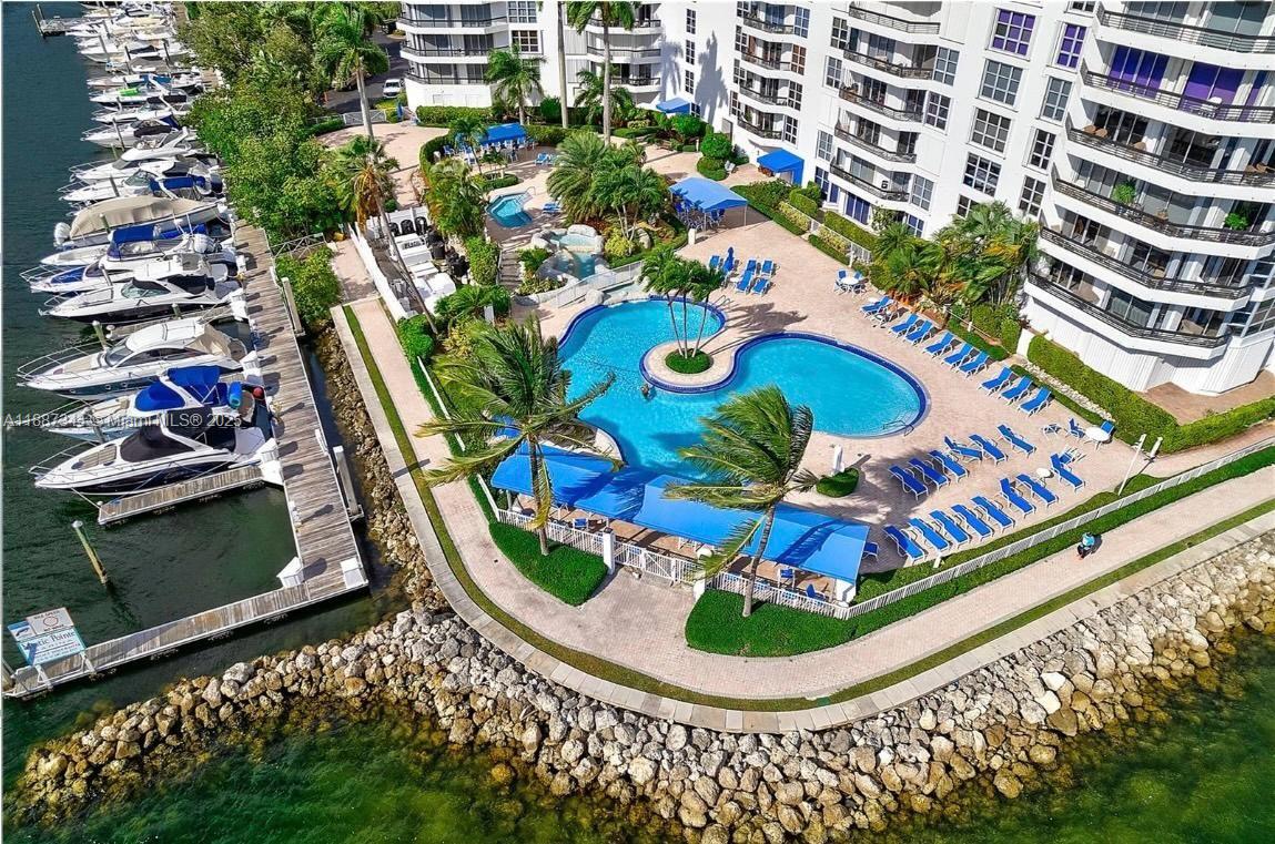 MYSTIC POINTE TOWER 500 C - Residential