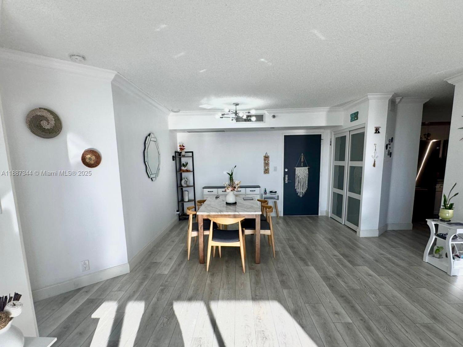 MYSTIC POINTE TOWER 500 C - Residential