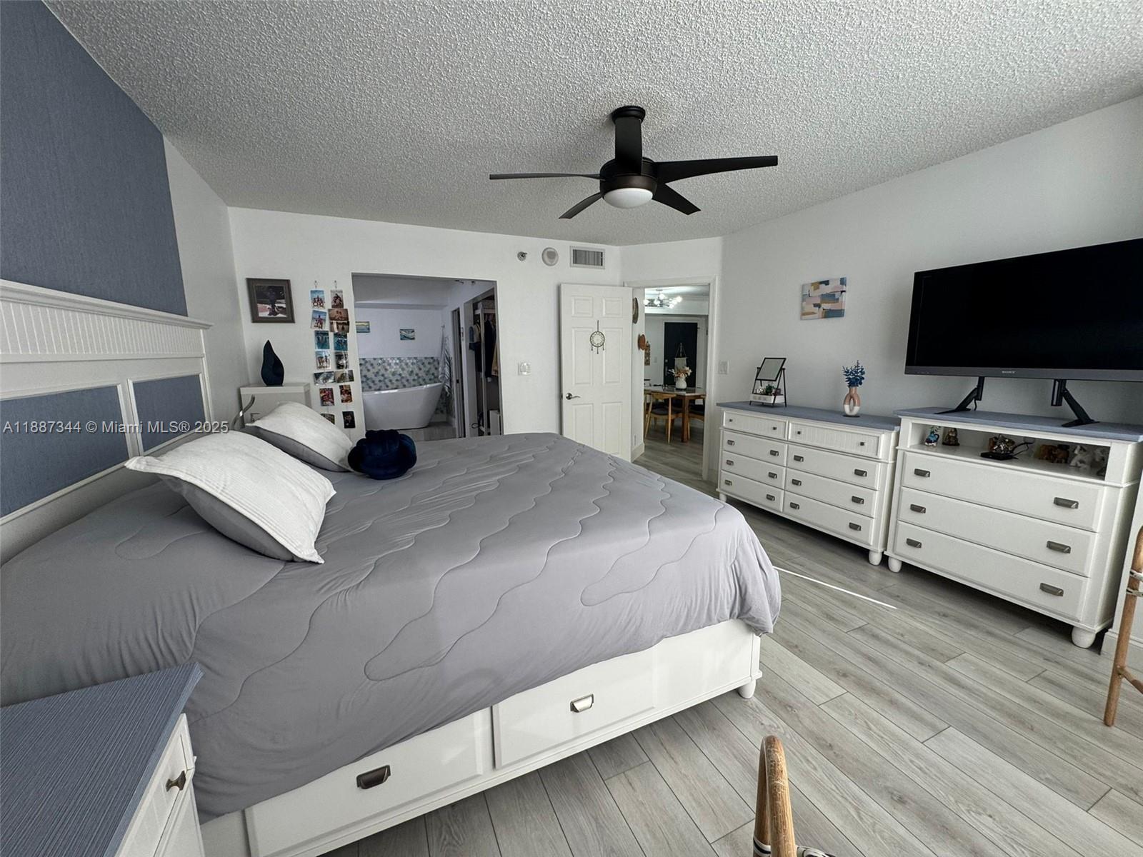 MYSTIC POINTE TOWER 500 C - Residential