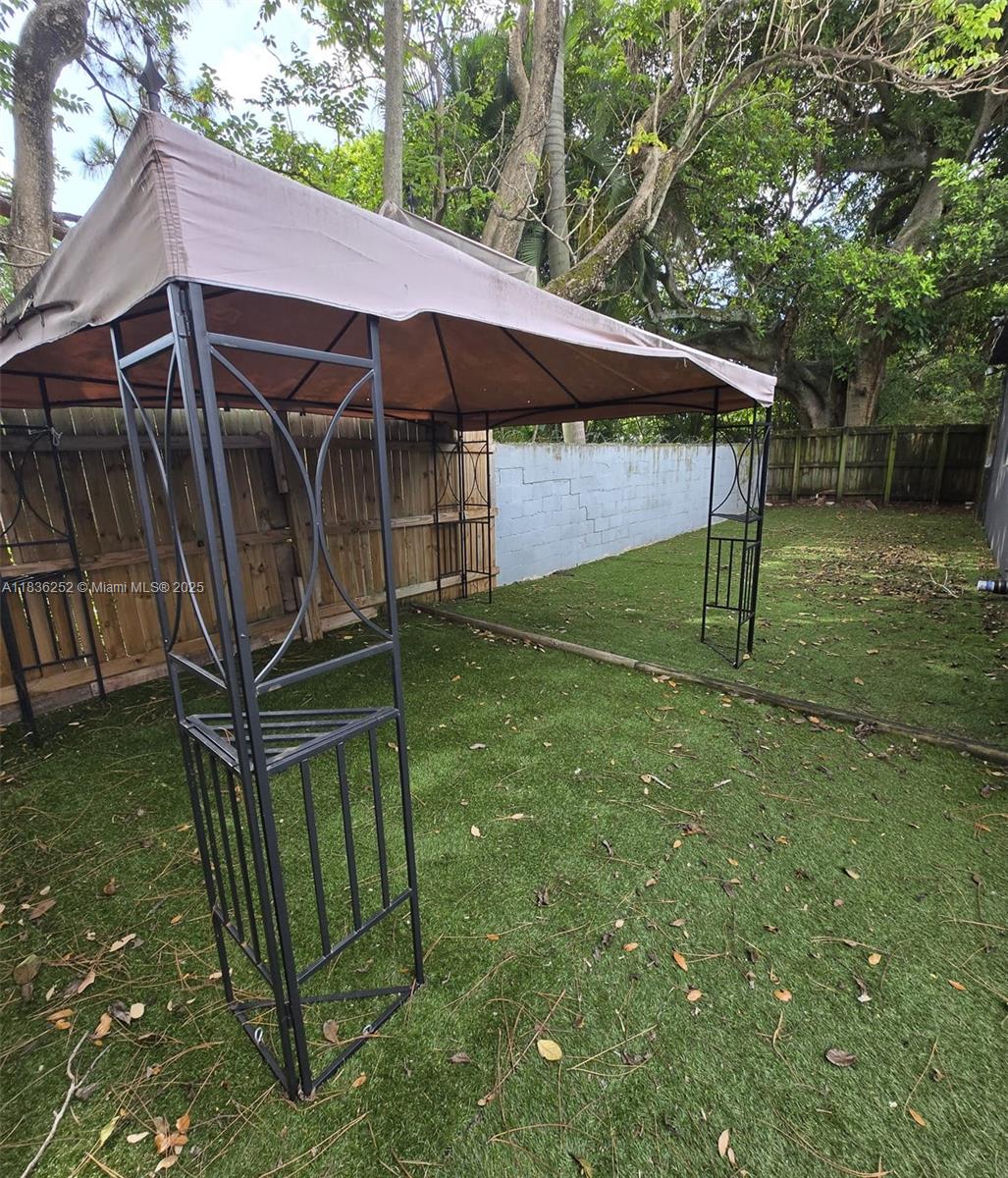 426 NW 14th Ave 4