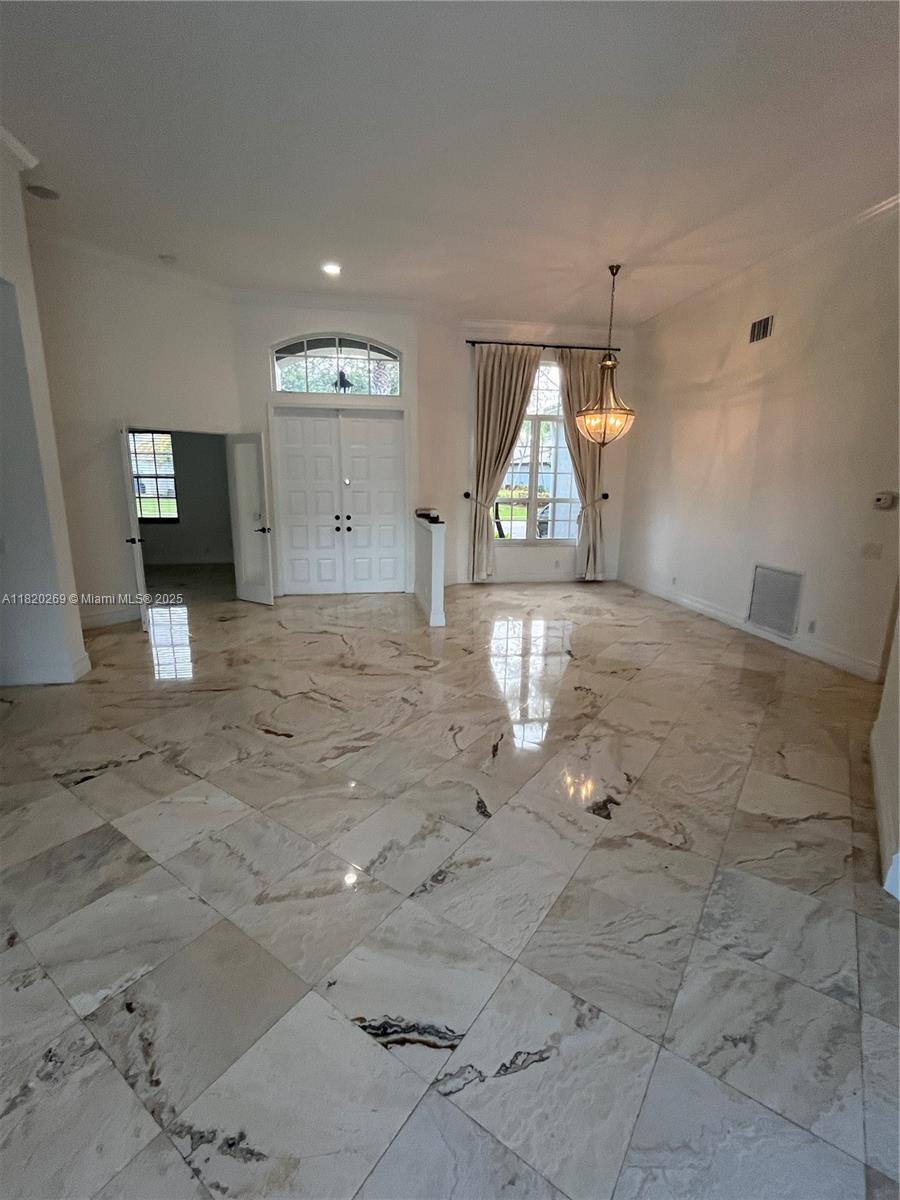 1290 Ginger Cir