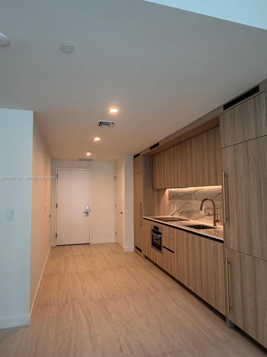 Viceroy Residence - Residential Lease