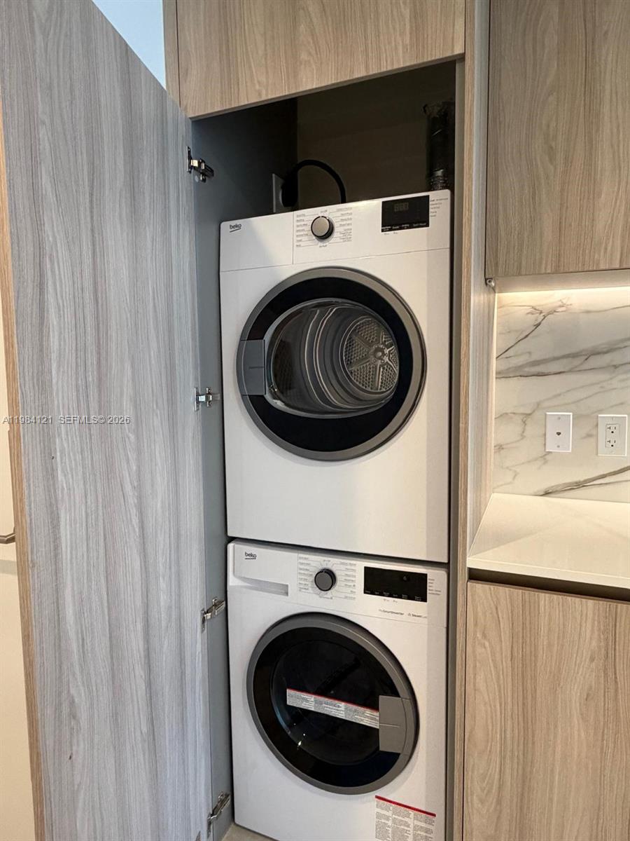 Viceroy Residence - Residential Lease