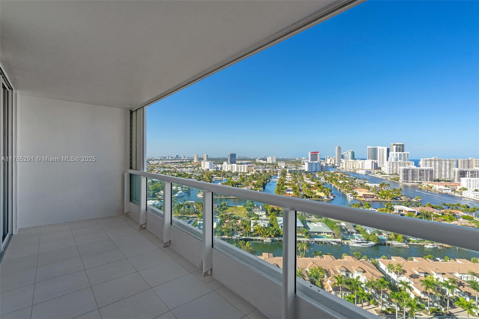 Property for Sale at 21205 Yacht Club Dr 2605, Aventura, Miami-Dade County, Florida - Bedrooms: 3 
Bathrooms: 2  - $760,000