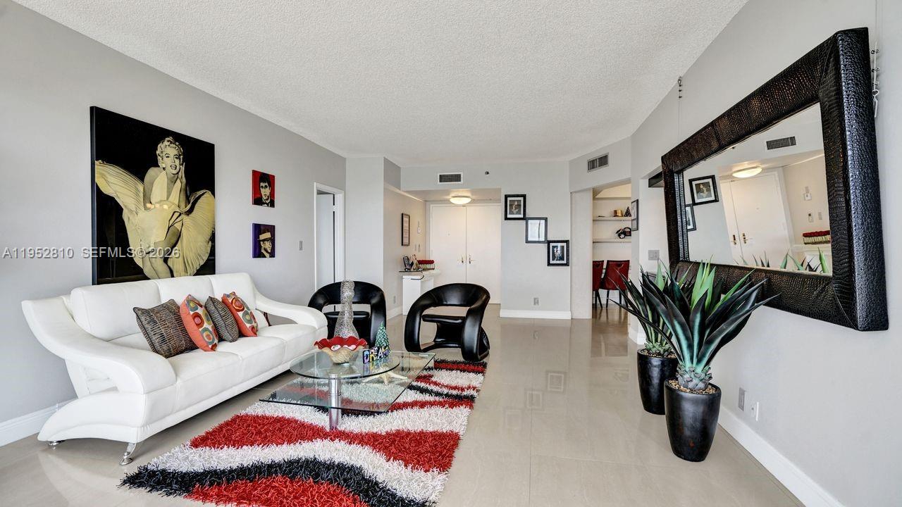 HAMPTONS WEST CONDO - Residential