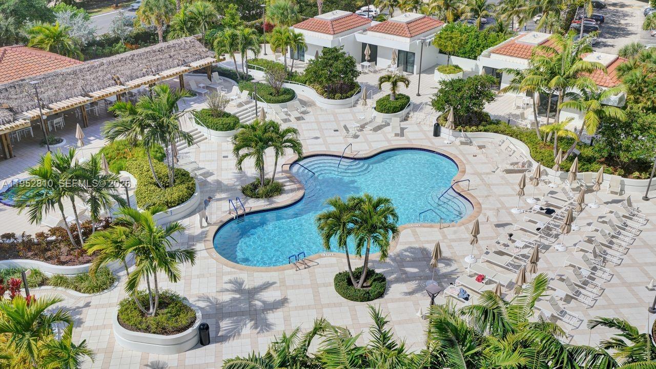 HAMPTONS WEST CONDO - Residential