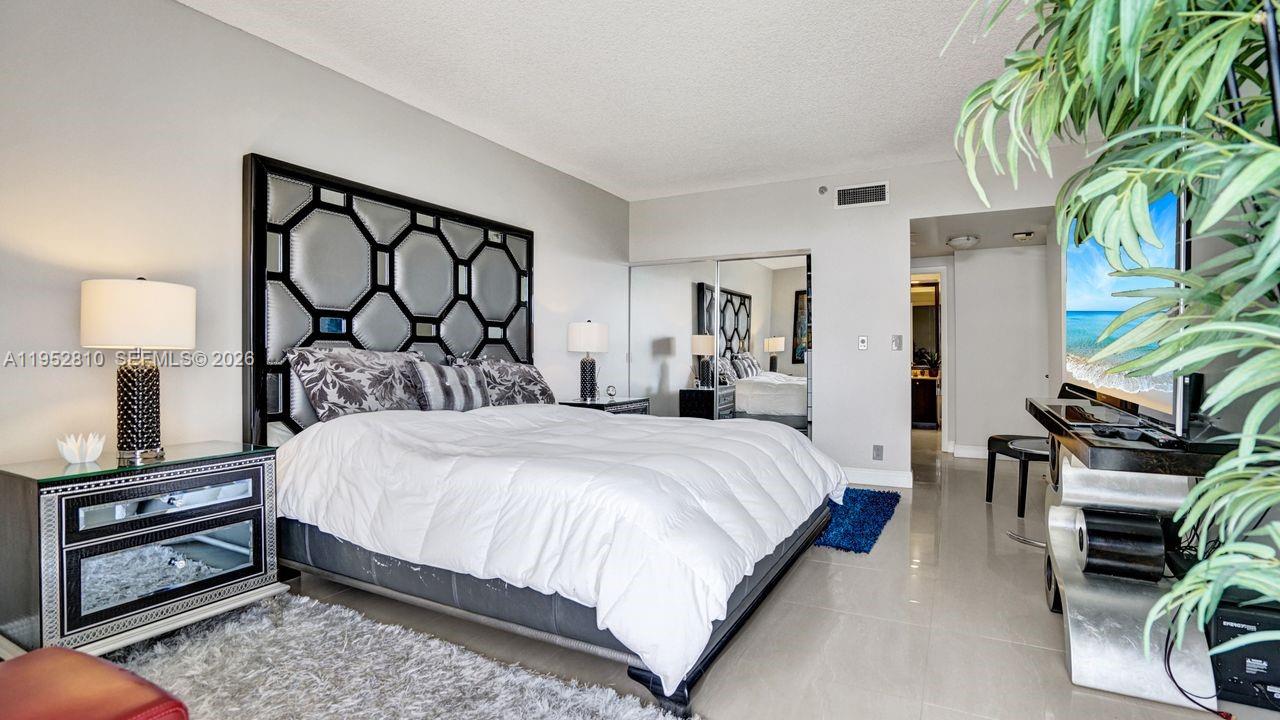 HAMPTONS WEST CONDO - Residential