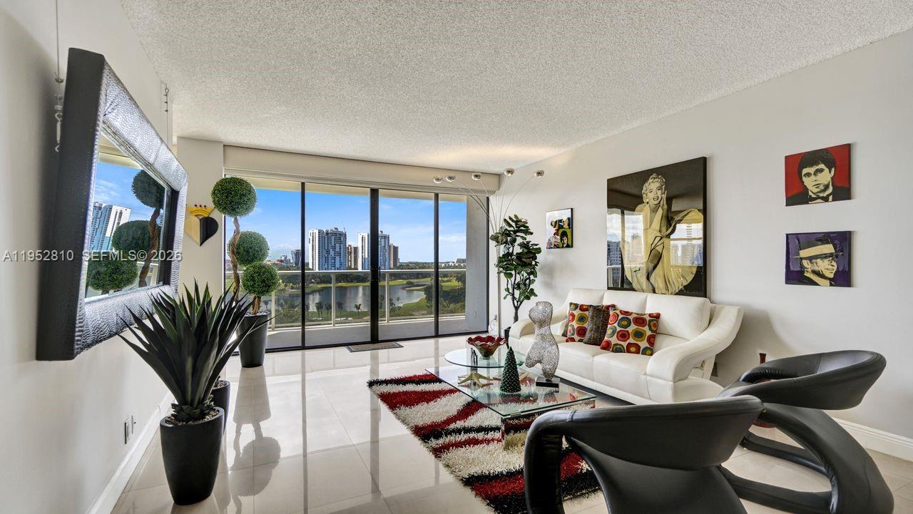 20281 E Country Club Dr 809