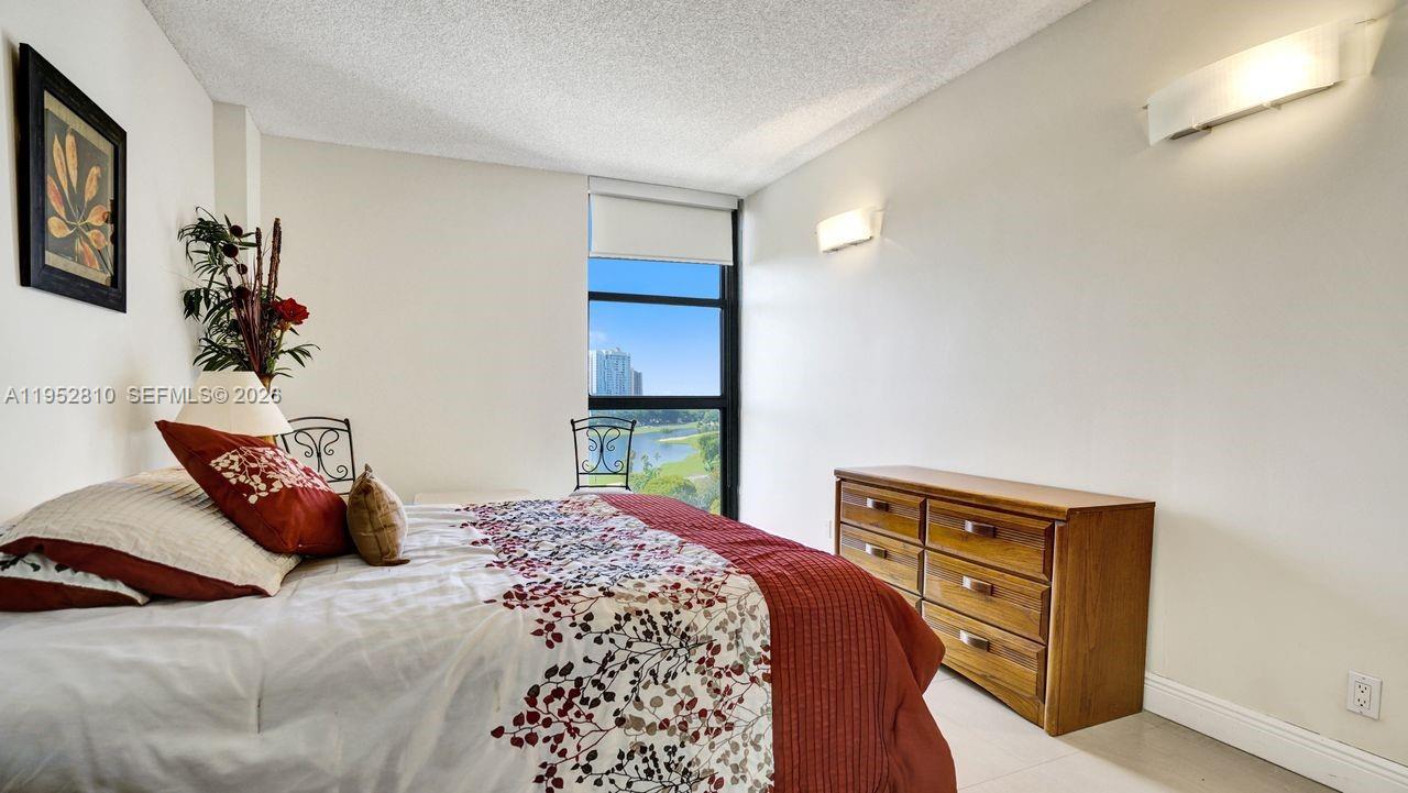 HAMPTONS WEST CONDO - Residential