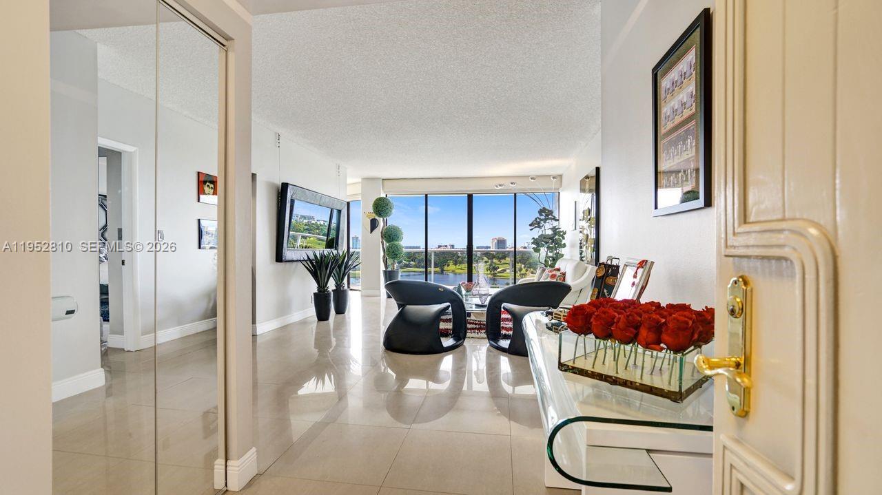 20281 E Country Club Dr 809