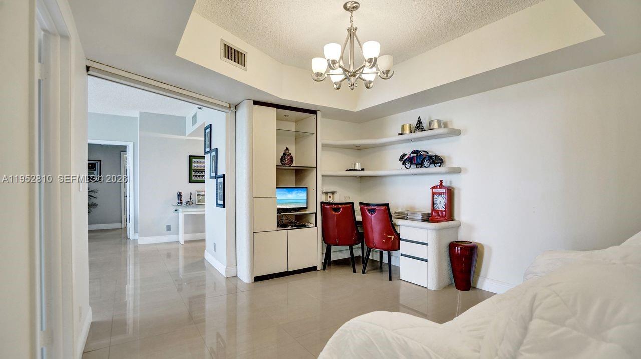 HAMPTONS WEST CONDO - Residential