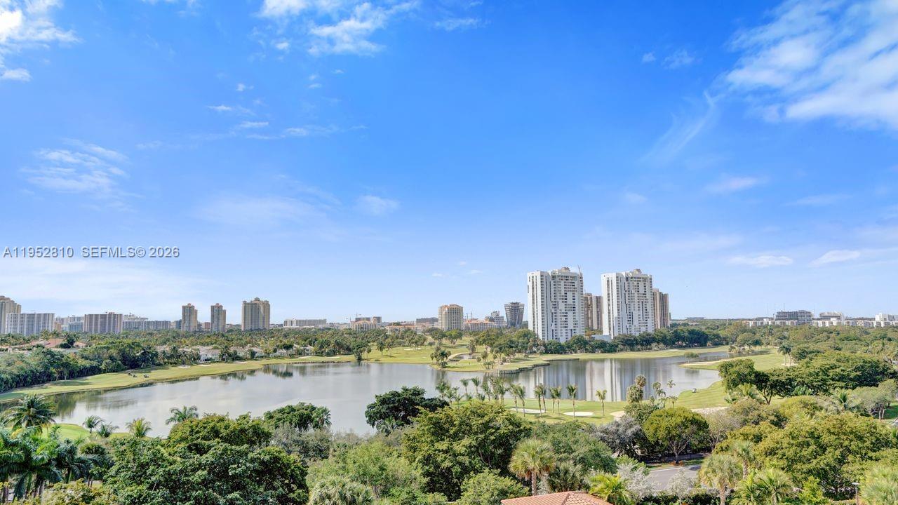 HAMPTONS WEST CONDO - Residential