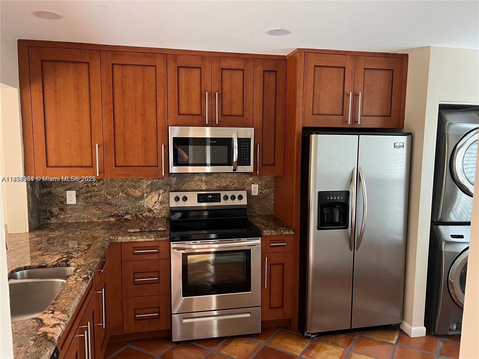 3016 NE 21st Ter 3016