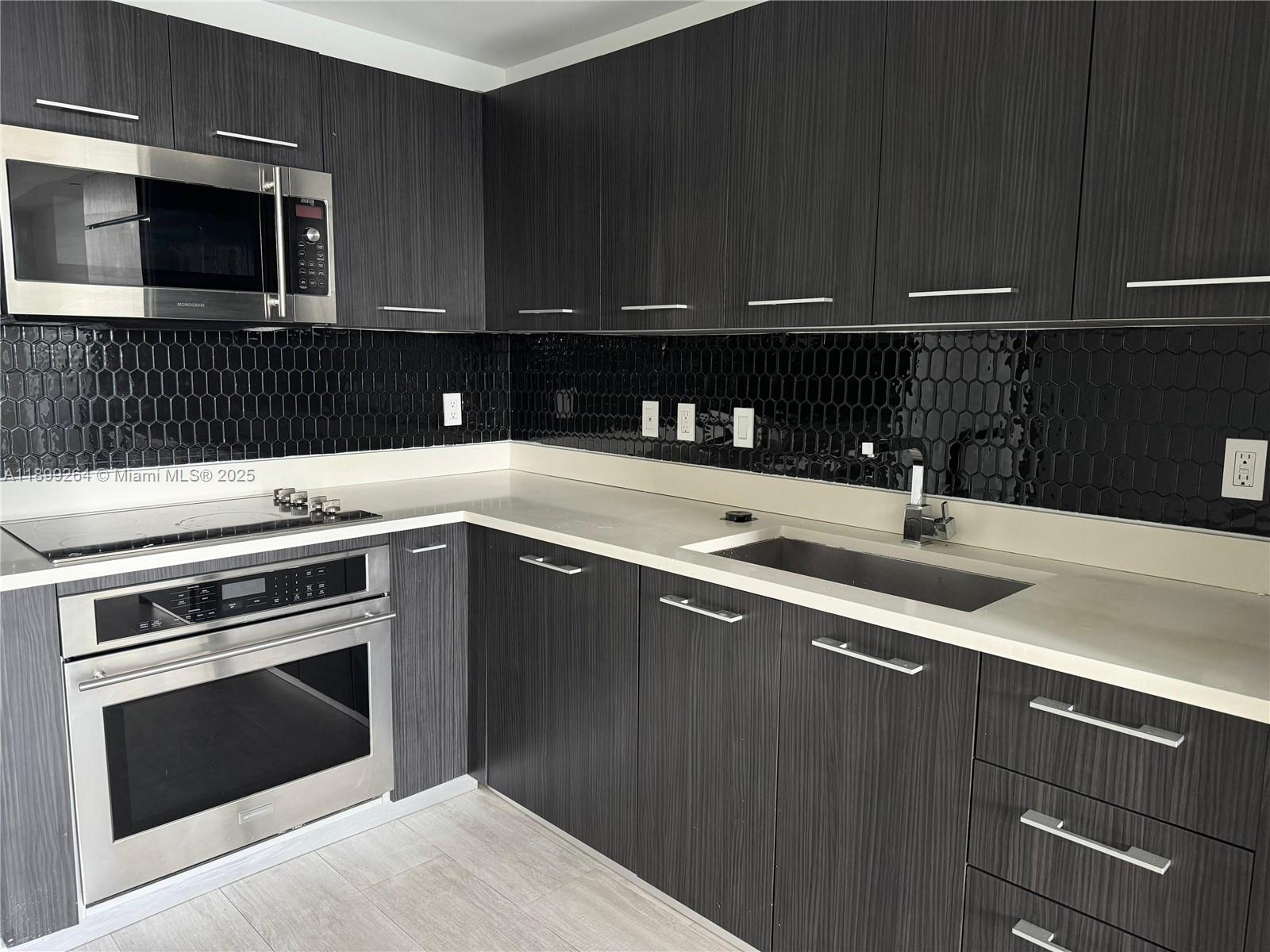 BRICKELL HEIGHTS EAST CON - Residential Lease