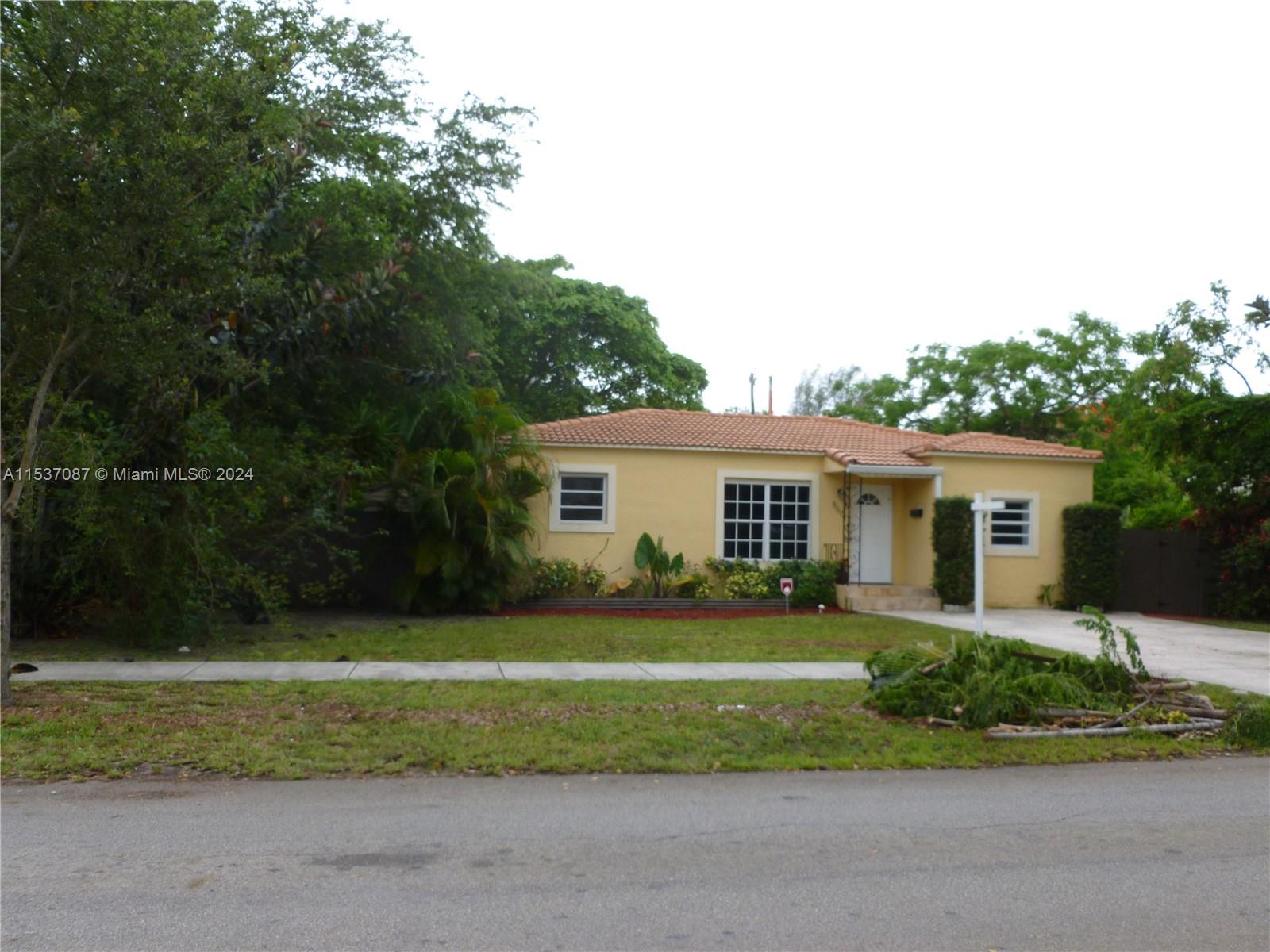 860 Ne 123rd St, North Miami, Miami-Dade County, Florida - 4 Bedrooms  
2 Bathrooms - 