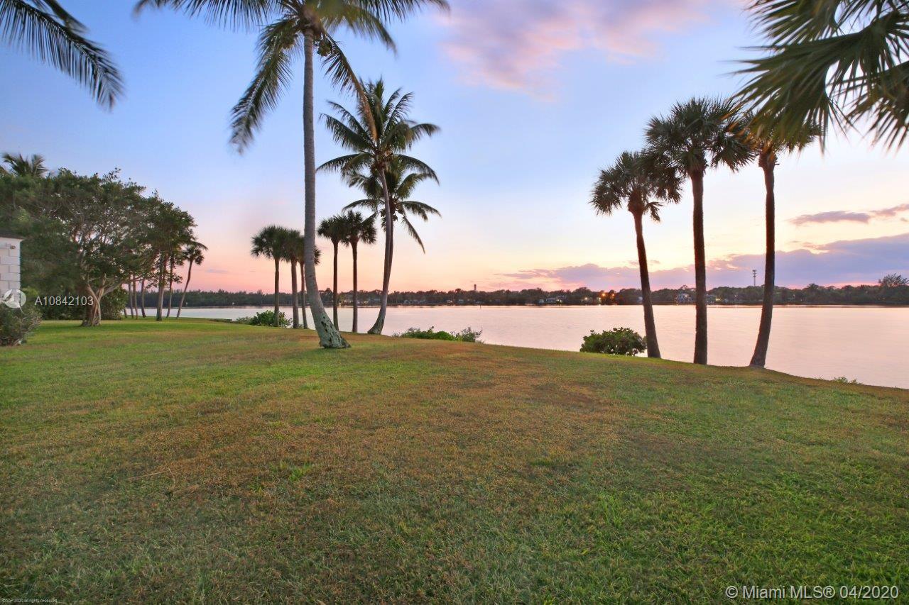 JUPITER ISLAND - Land