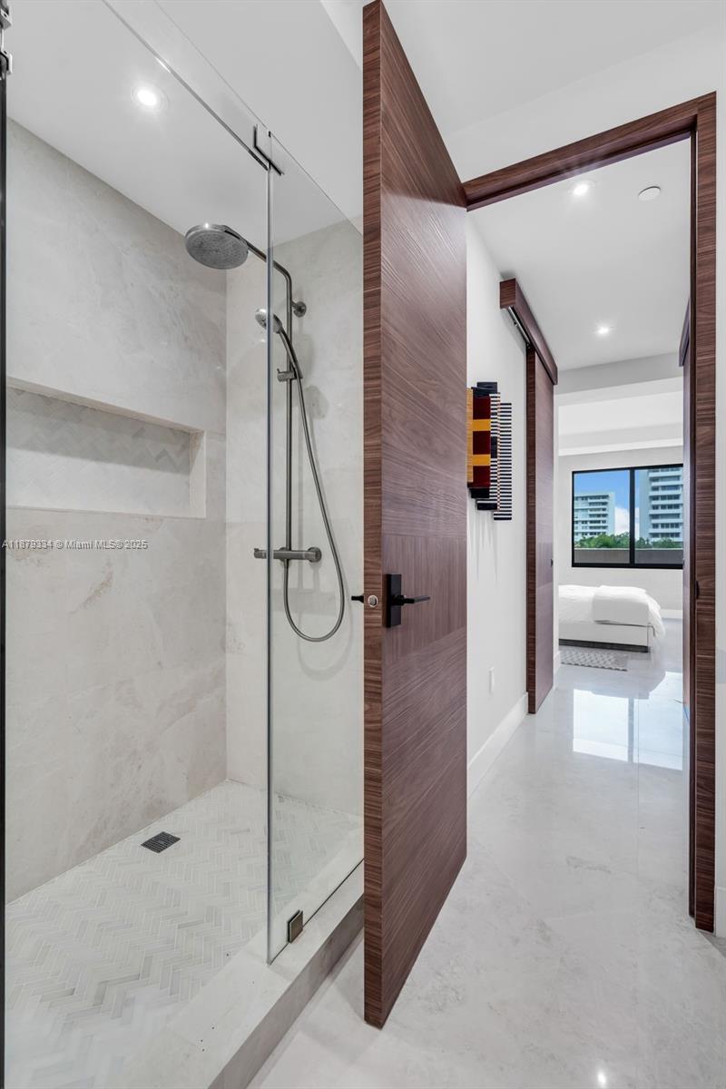 KEY COLONY NO 2 CONDO - Residential Lease