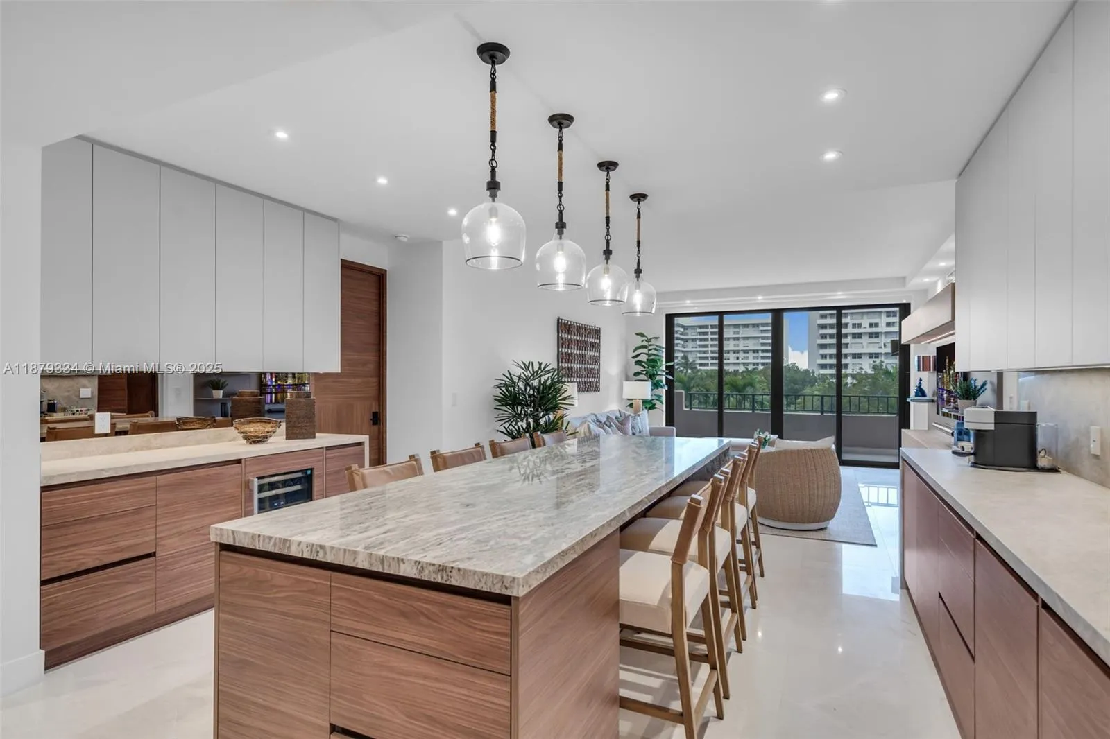 Key Biscayne, Florida 33149, United States, 3 Bedrooms Bedrooms, ,3 BathroomsBathrooms,Residential,Active,210925