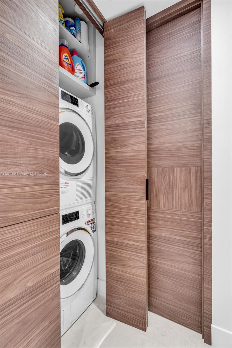 KEY COLONY NO 2 CONDO - Residential Lease