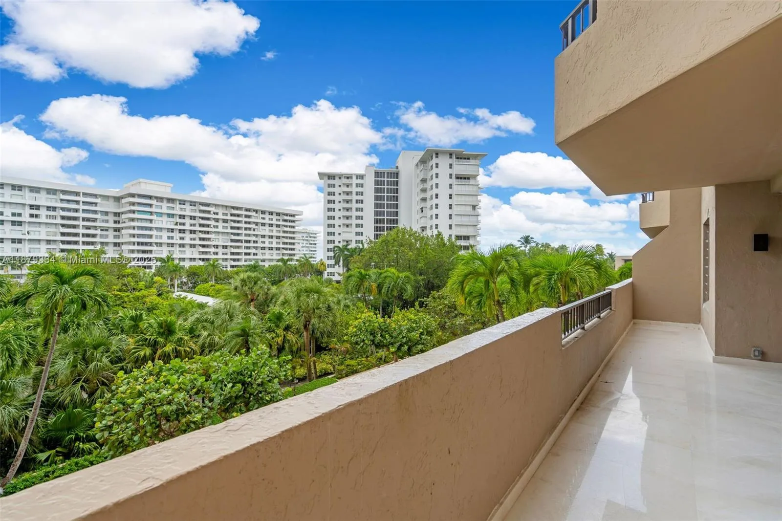 Key Biscayne, Florida 33149, United States, 3 Bedrooms Bedrooms, ,3 BathroomsBathrooms,Residential,Active,210925