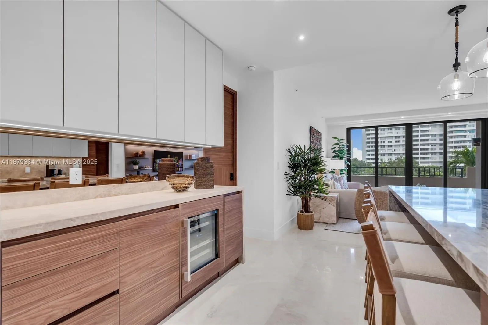 Key Biscayne, Florida 33149, United States, 3 Bedrooms Bedrooms, ,3 BathroomsBathrooms,Residential,Active,210925