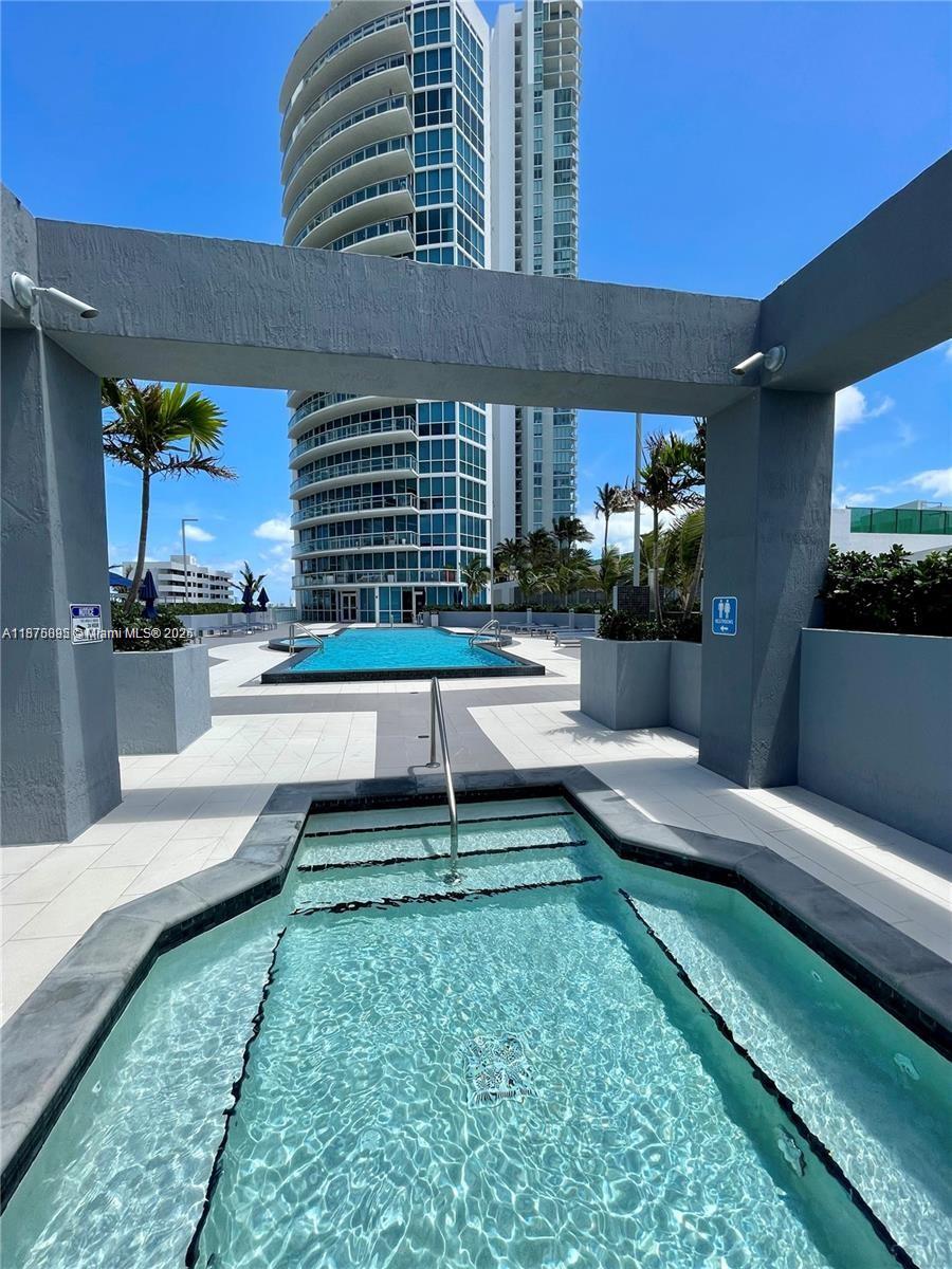 PLATINUM CONDO - Residential