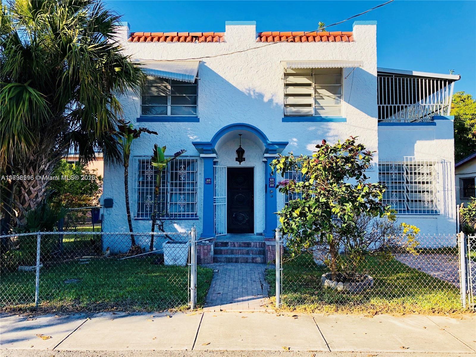 1725 Nw 19th St, Miami, Broward County, Florida - 6 Bedrooms  
3 Bathrooms - 