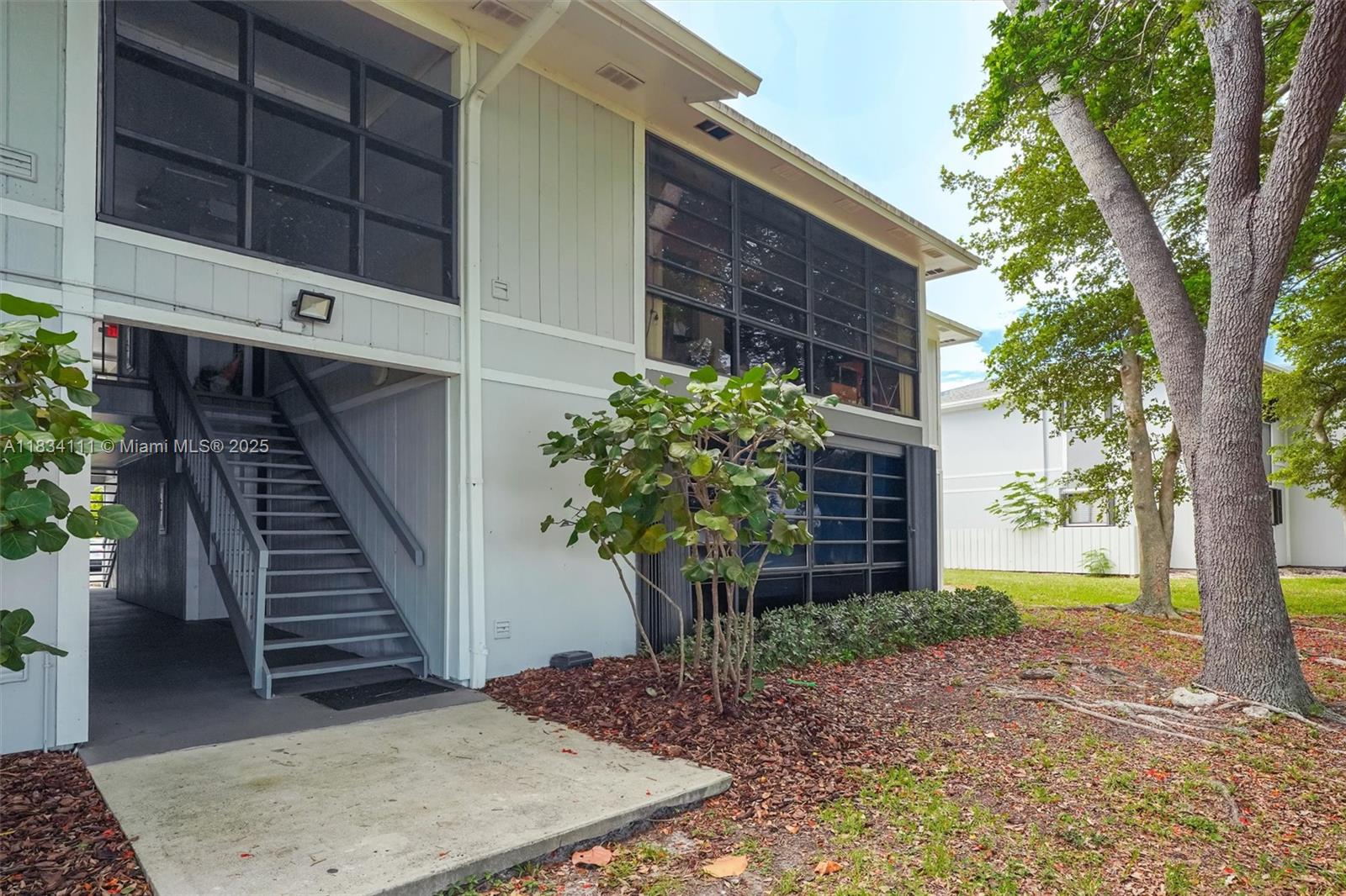 9723 Hammocks Blvd 102