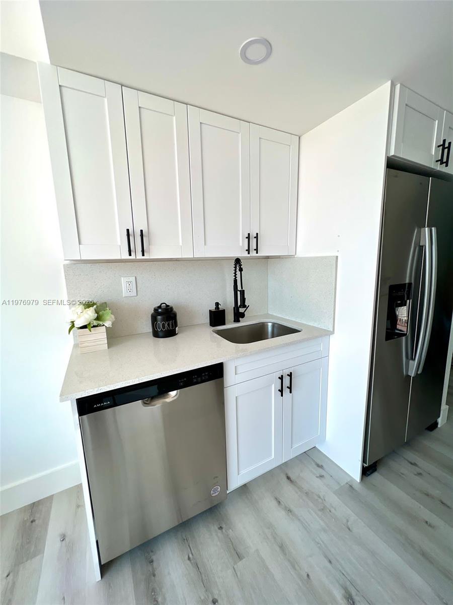 COLONNADE BAY CONDO - Residential