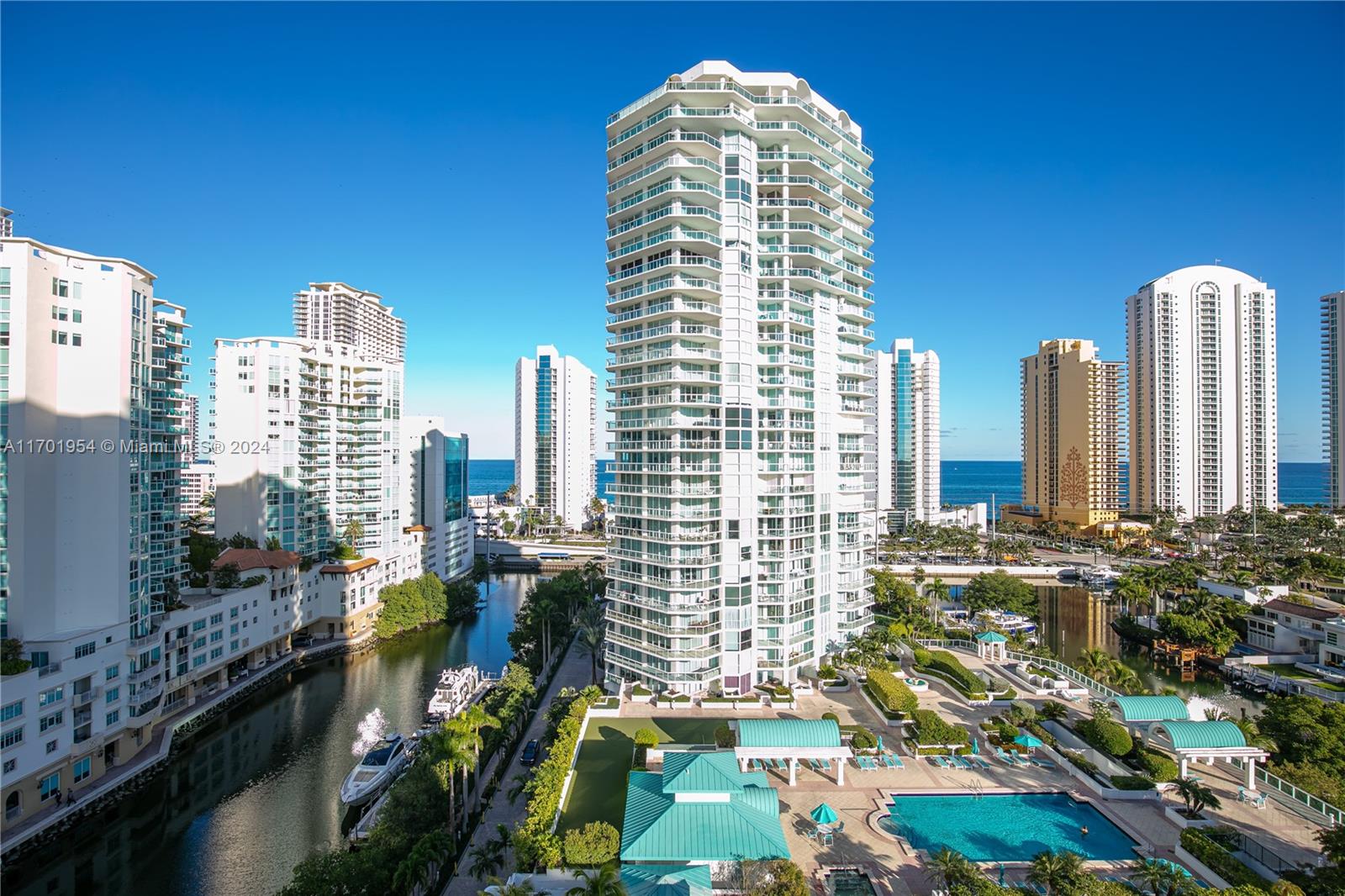 OCEANIA V CONDO - Residential