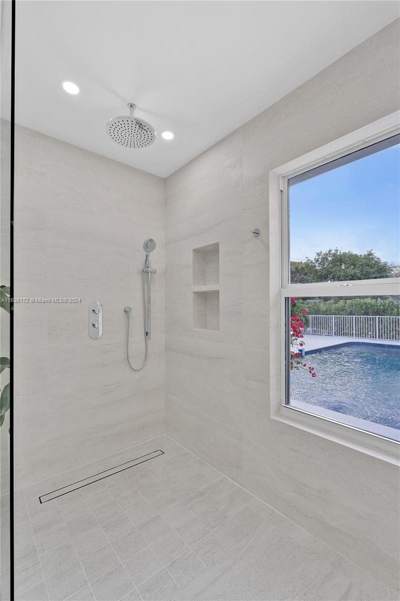 MIAMI SHORES SEC 2 - Residential