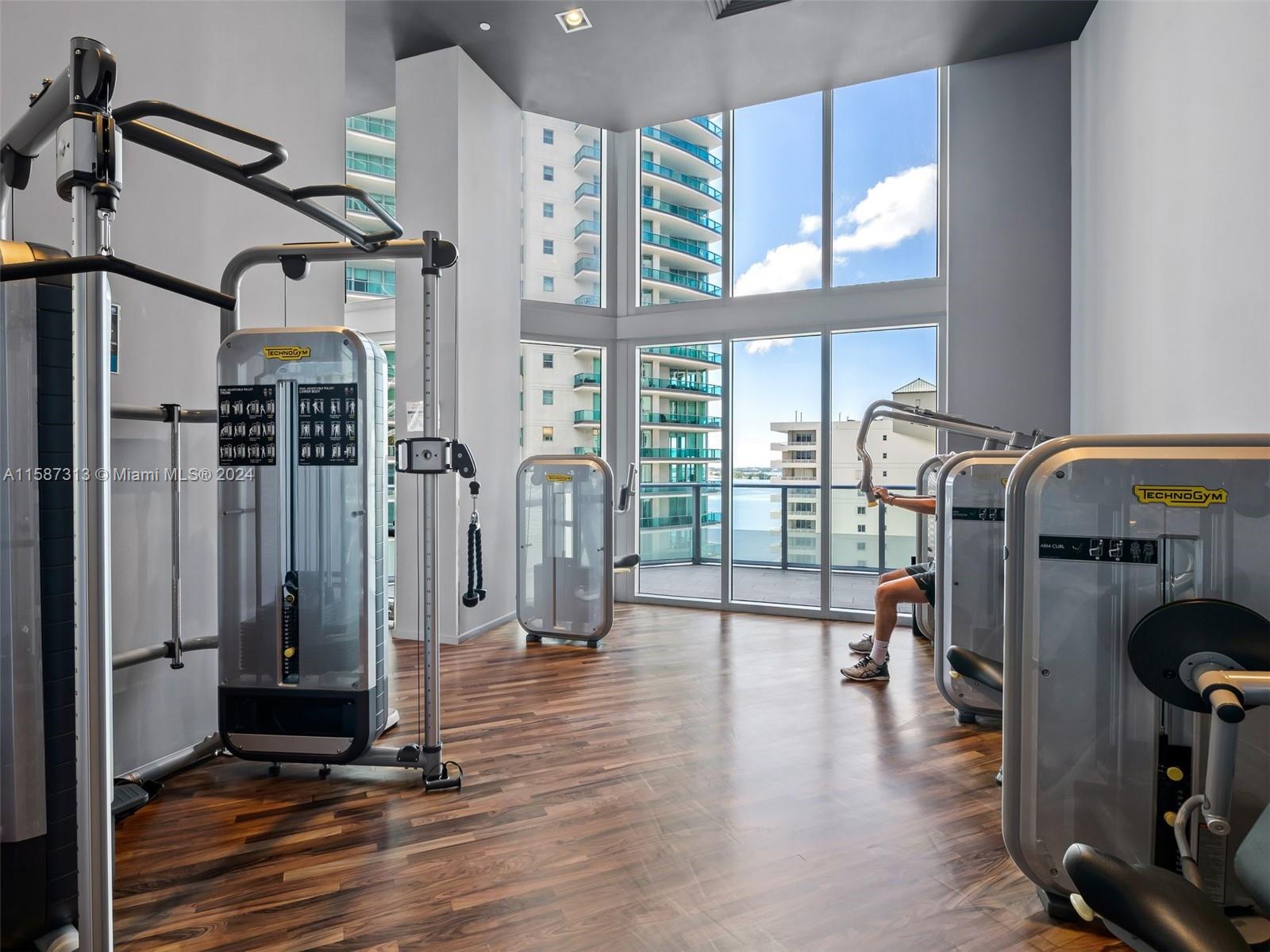 BRICKELL HOUSE CONDO - Residential