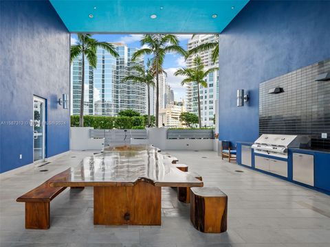 Condominium in Miami FL 1300 Brickell Bay Dr 45.jpg