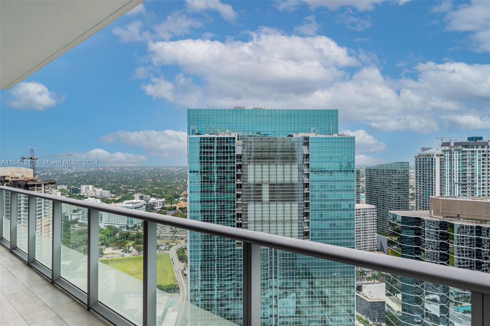 BRICKELL HOUSE CONDO - Residential