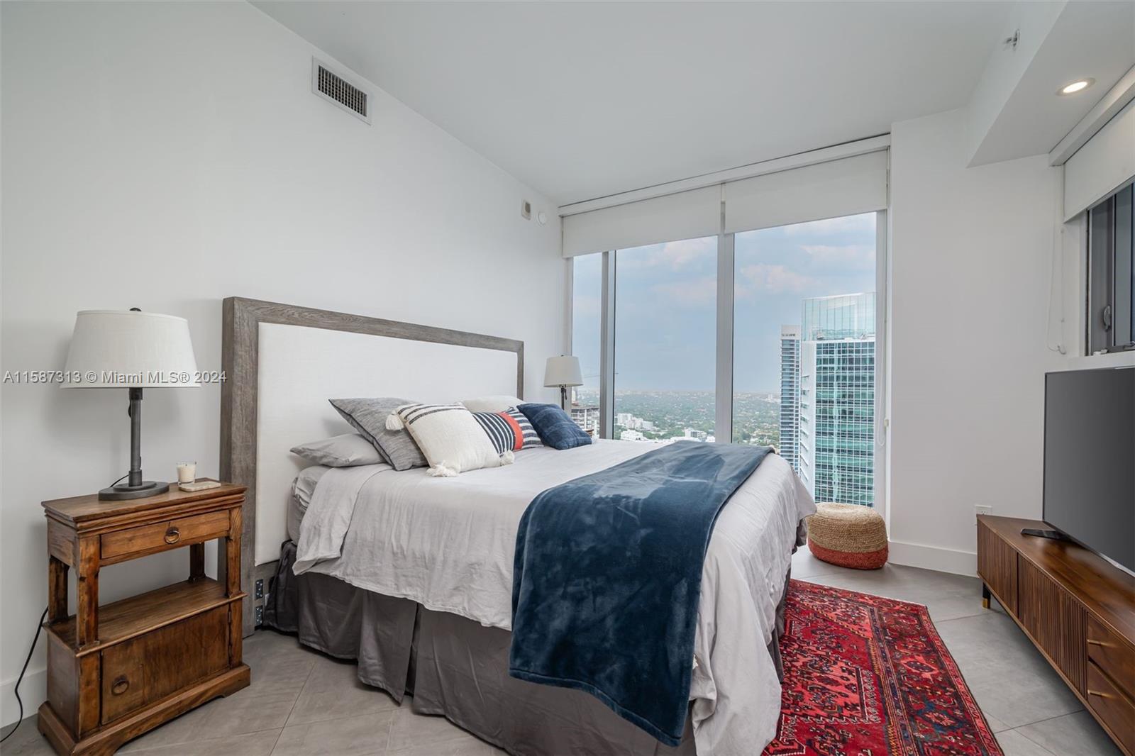 BRICKELL HOUSE CONDO - Residential