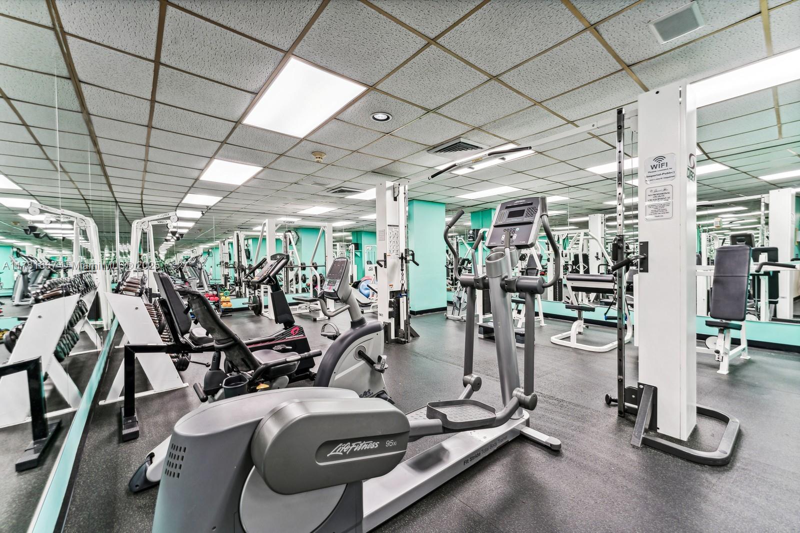 IMPERIAL HOUSE CONDO - Residential