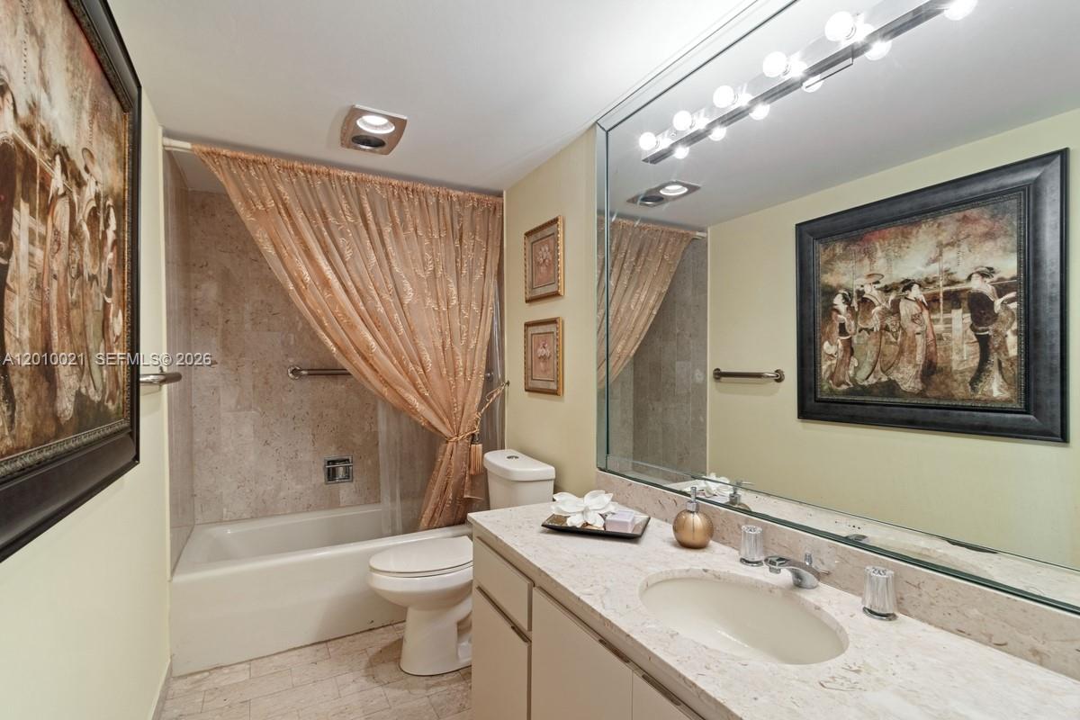 CRICKET CLUB CONDO - Residential