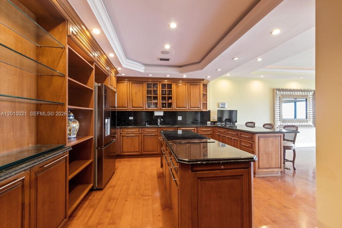 CRICKET CLUB CONDO - Residential