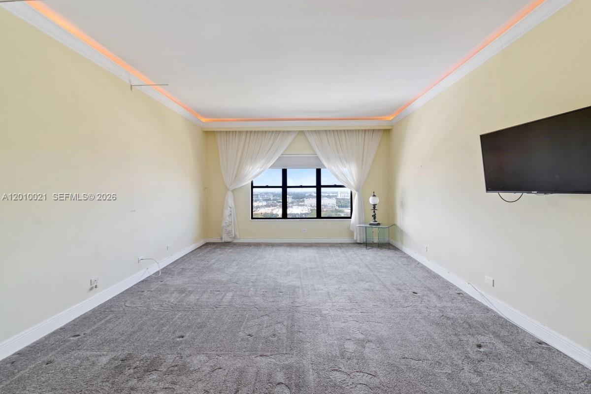 CRICKET CLUB CONDO - Residential