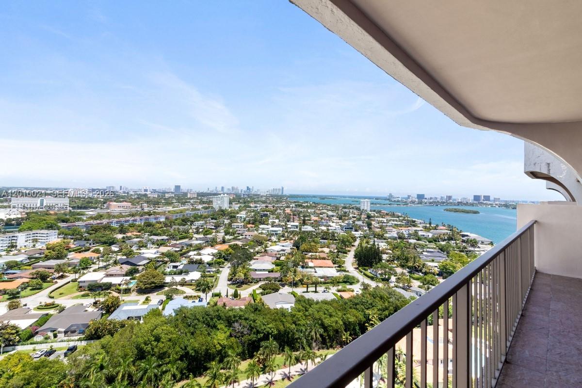 CRICKET CLUB CONDO - Residential