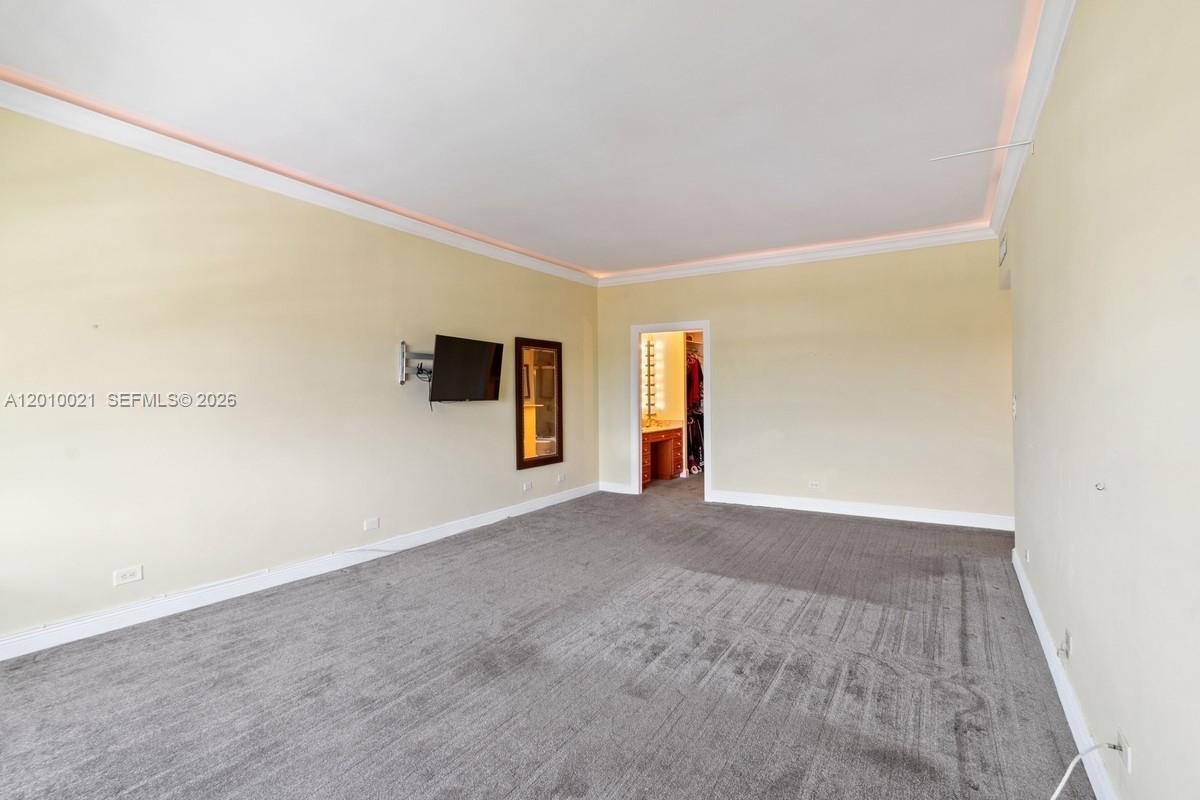 CRICKET CLUB CONDO - Residential