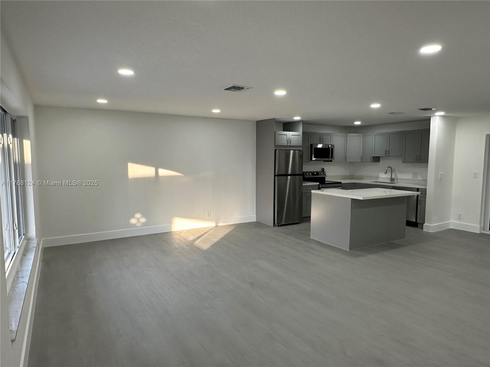 CORAL RIDGE ISLES - Residential Income