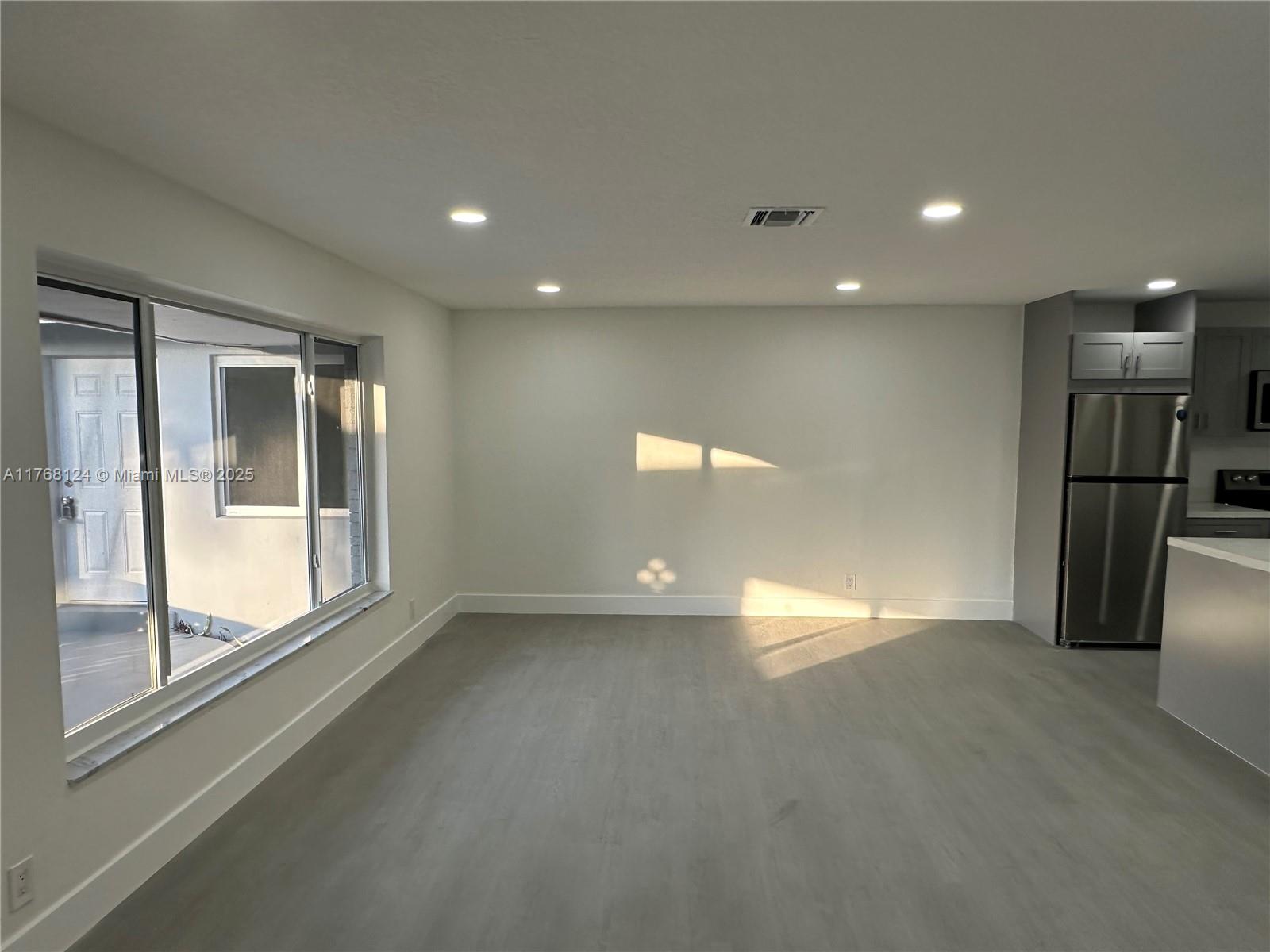 CORAL RIDGE ISLES - Residential Income