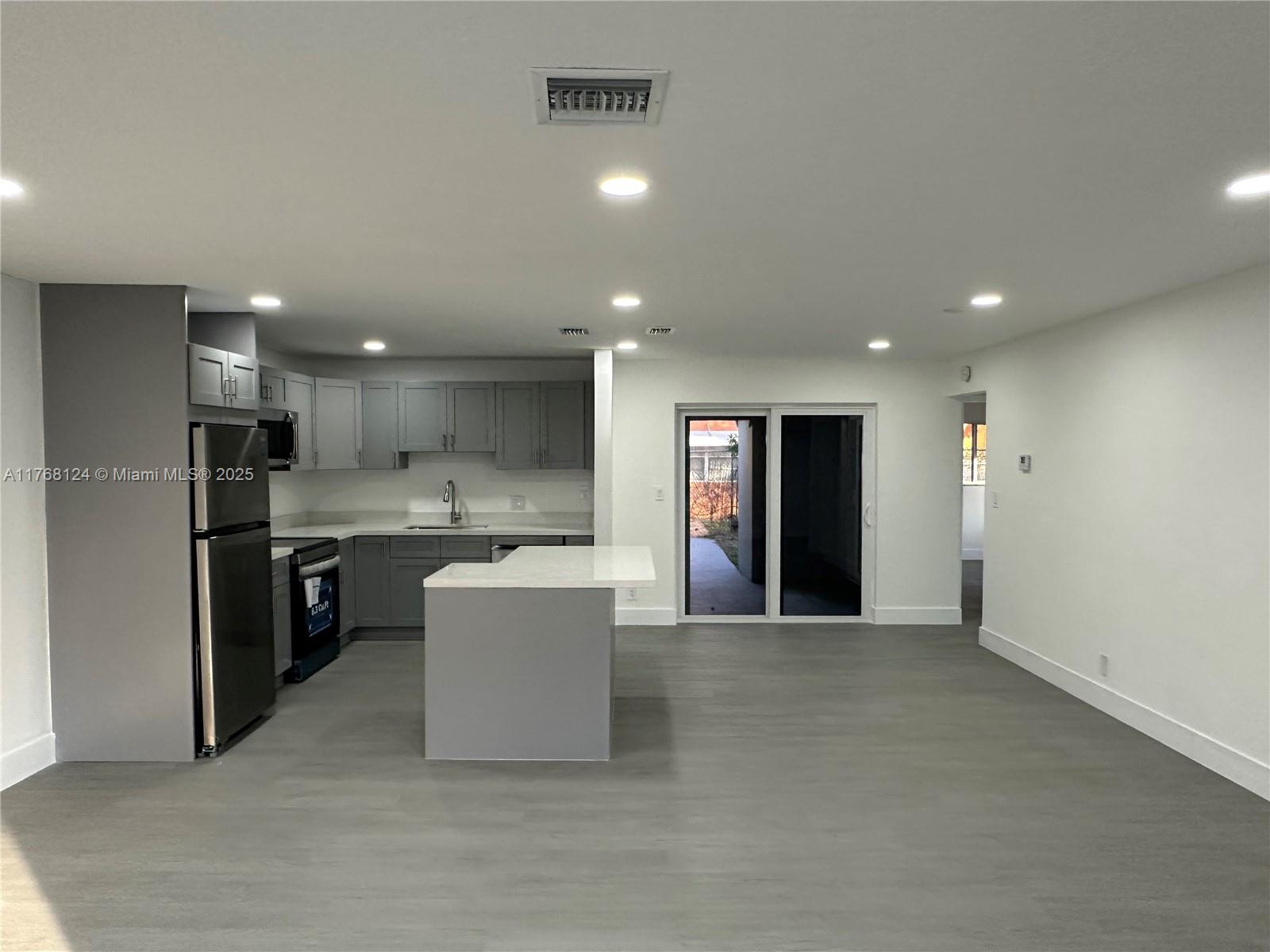 CORAL RIDGE ISLES - Residential Income
