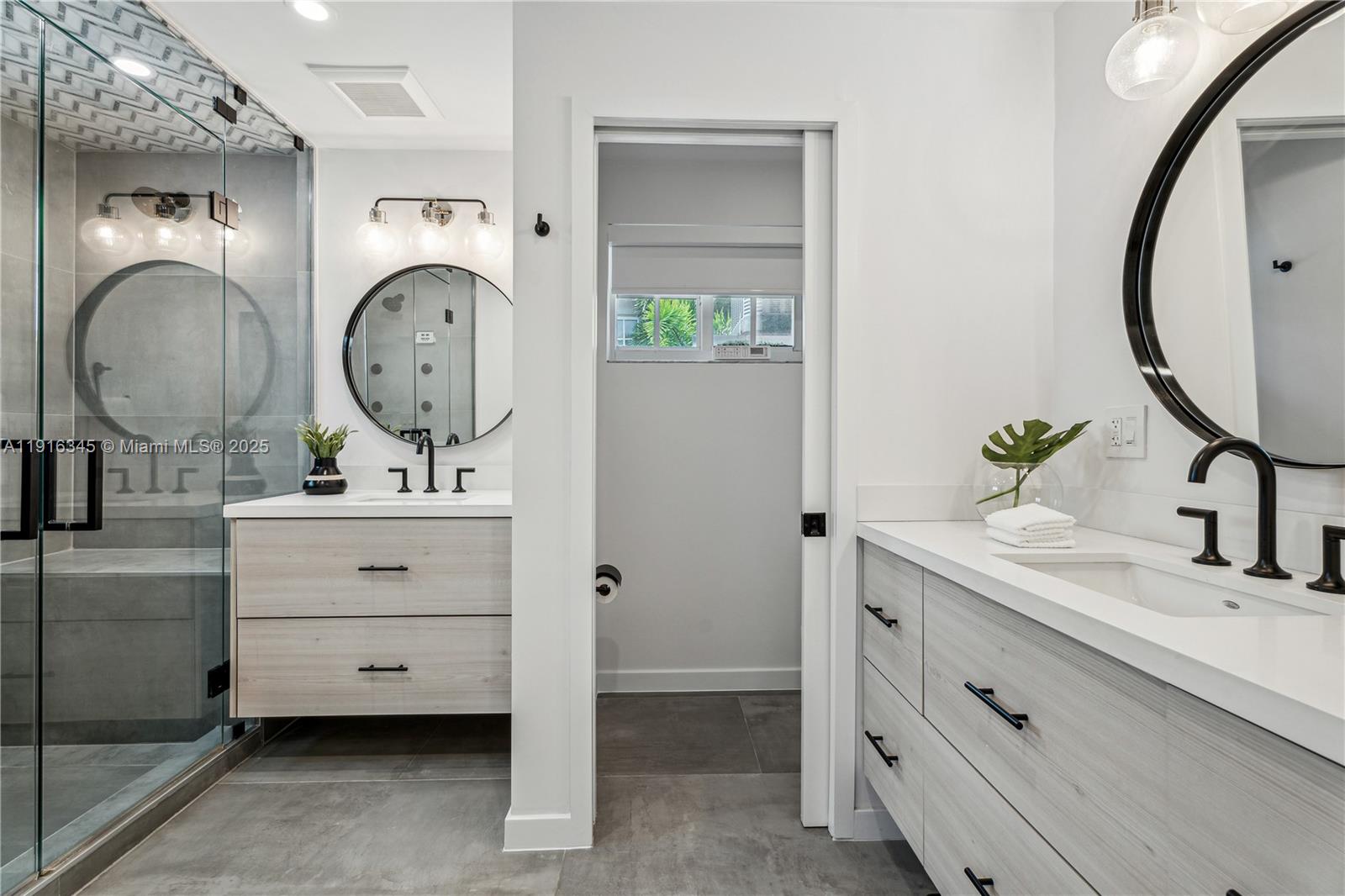 THE DARIA CONDO - Residential