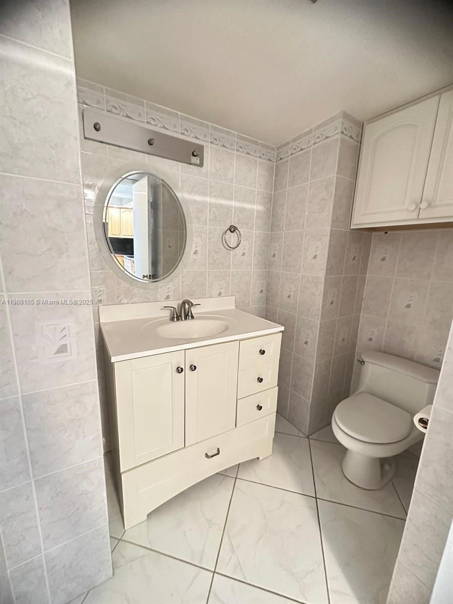 DEL PRADO MARINA - Residential Lease