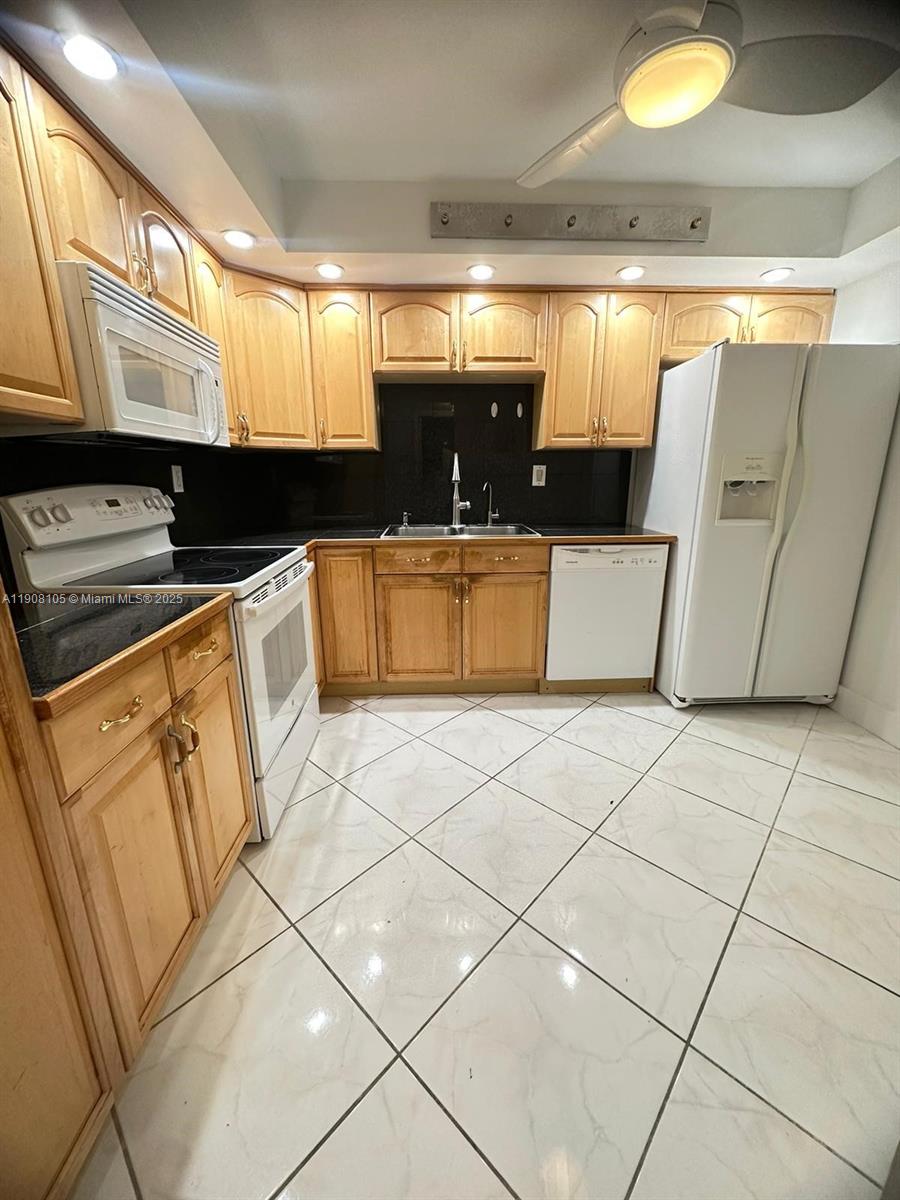 DEL PRADO MARINA - Residential Lease