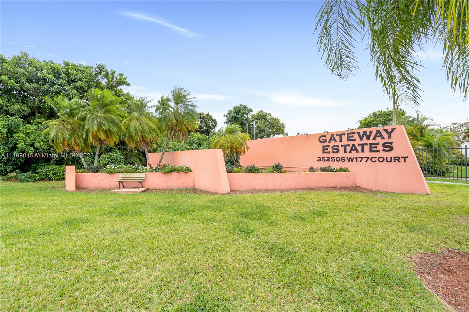 GATEWAY ESTATES PARK COND - Residential